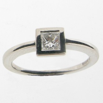 RD0108 Platinum Diamond solitaire