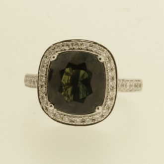 RS0083 18ct Green Sapphire & Diamond Ring